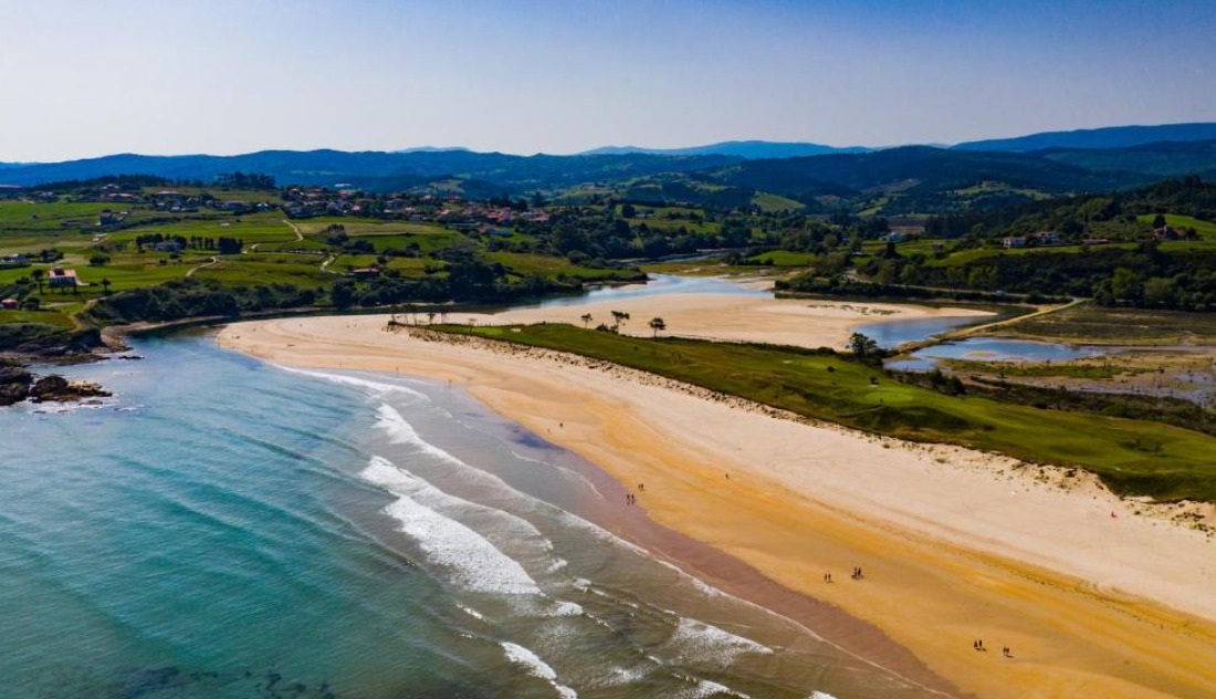 Playa de Oyambre